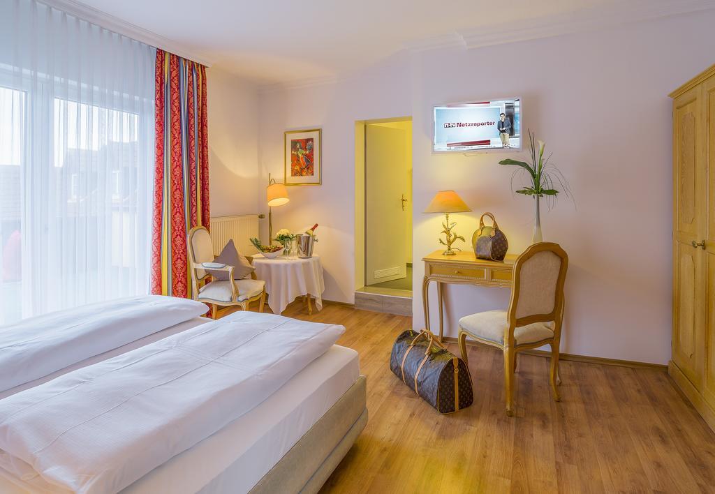 Hotel Krone Alzenau in Unterfranken Buitenkant foto