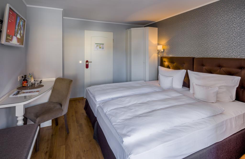 Hotel Krone Alzenau in Unterfranken Buitenkant foto