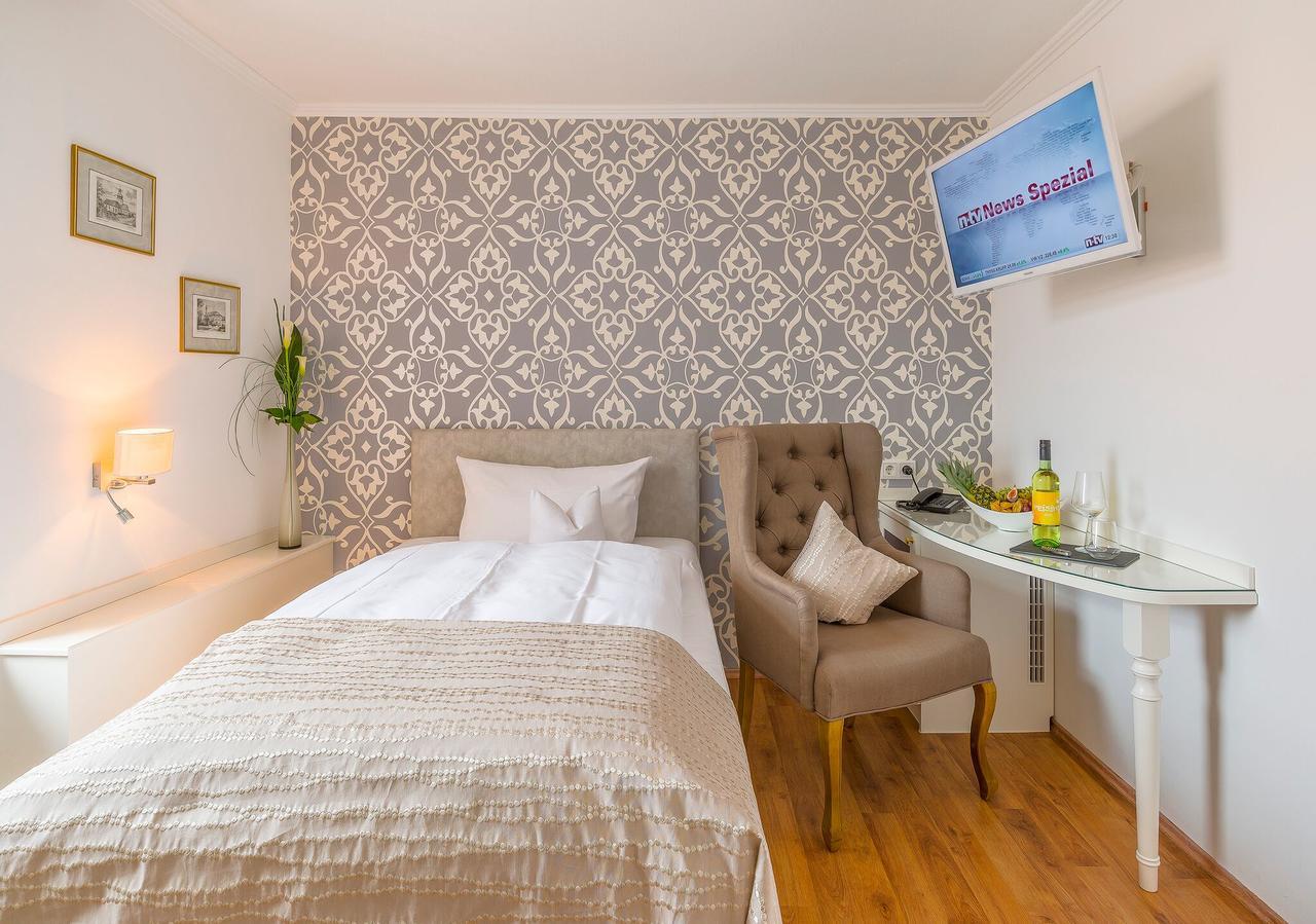 Hotel Krone Alzenau in Unterfranken Buitenkant foto